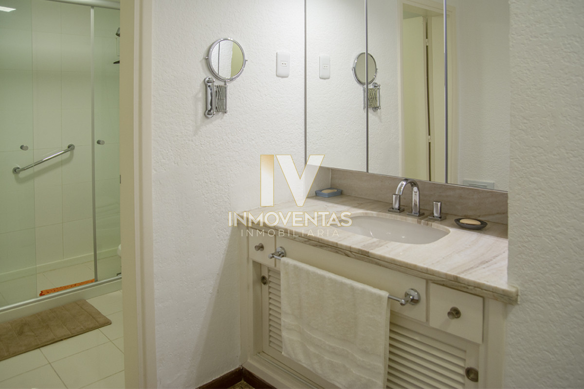 Apartamento ID.4522 - Hermoso Departamento de 3 dormitorios en venta frente al mar. 