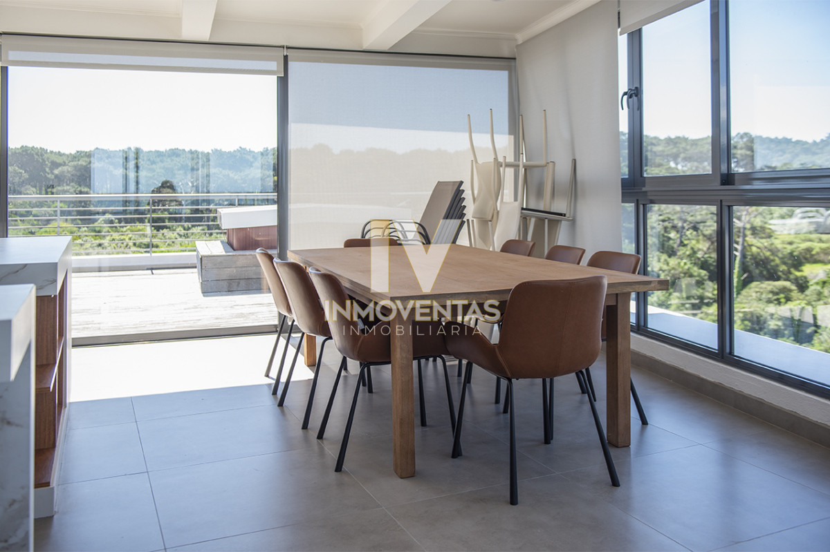 Apartamento ID.4186 - Penthouse frente al mar en venta en Blue Bird, 3 dormitorios en suite. Punta del este