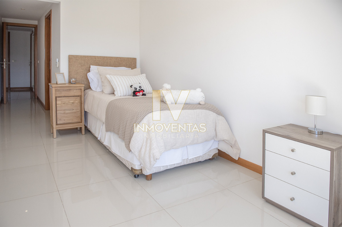 Apartamento ID.4186 - Penthouse frente al mar en venta en Blue Bird, 3 dormitorios en suite. Punta del este