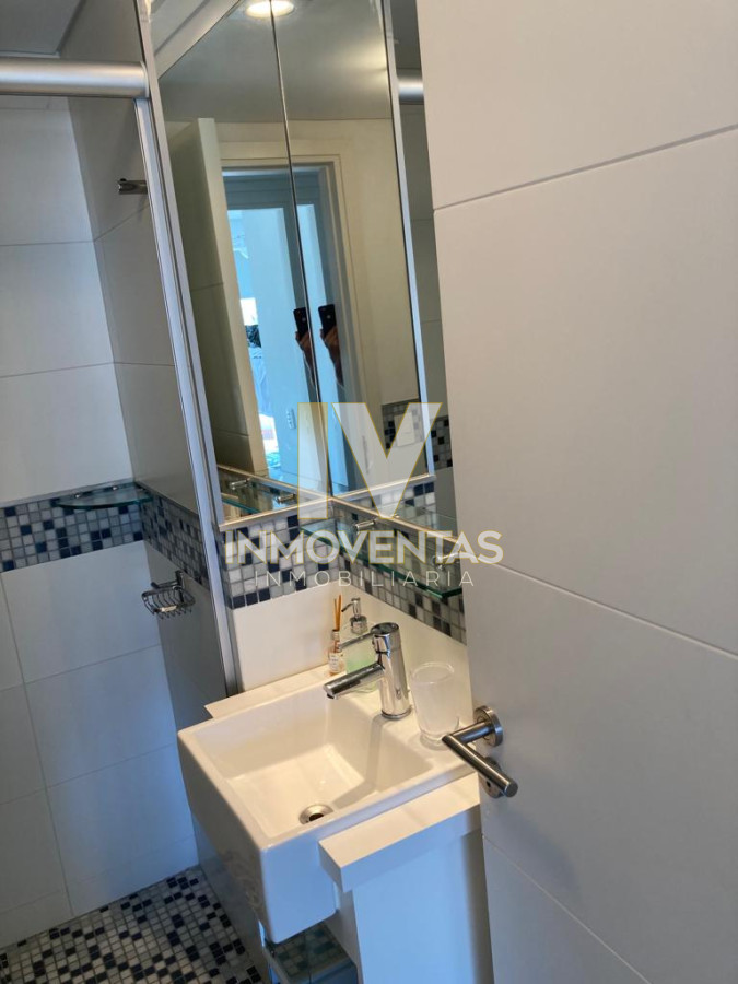 Apartamento ID.4611 - Vende apartamento de 2 dormitorios y medio, Punta del Este 