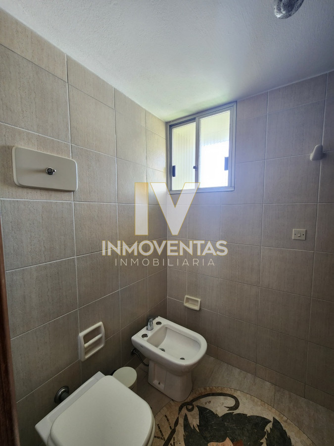 Apartamento ID.4527 - Vende espectacular apartamento con vista al mar de 3 dormitorios en Mansa Punta del Este.