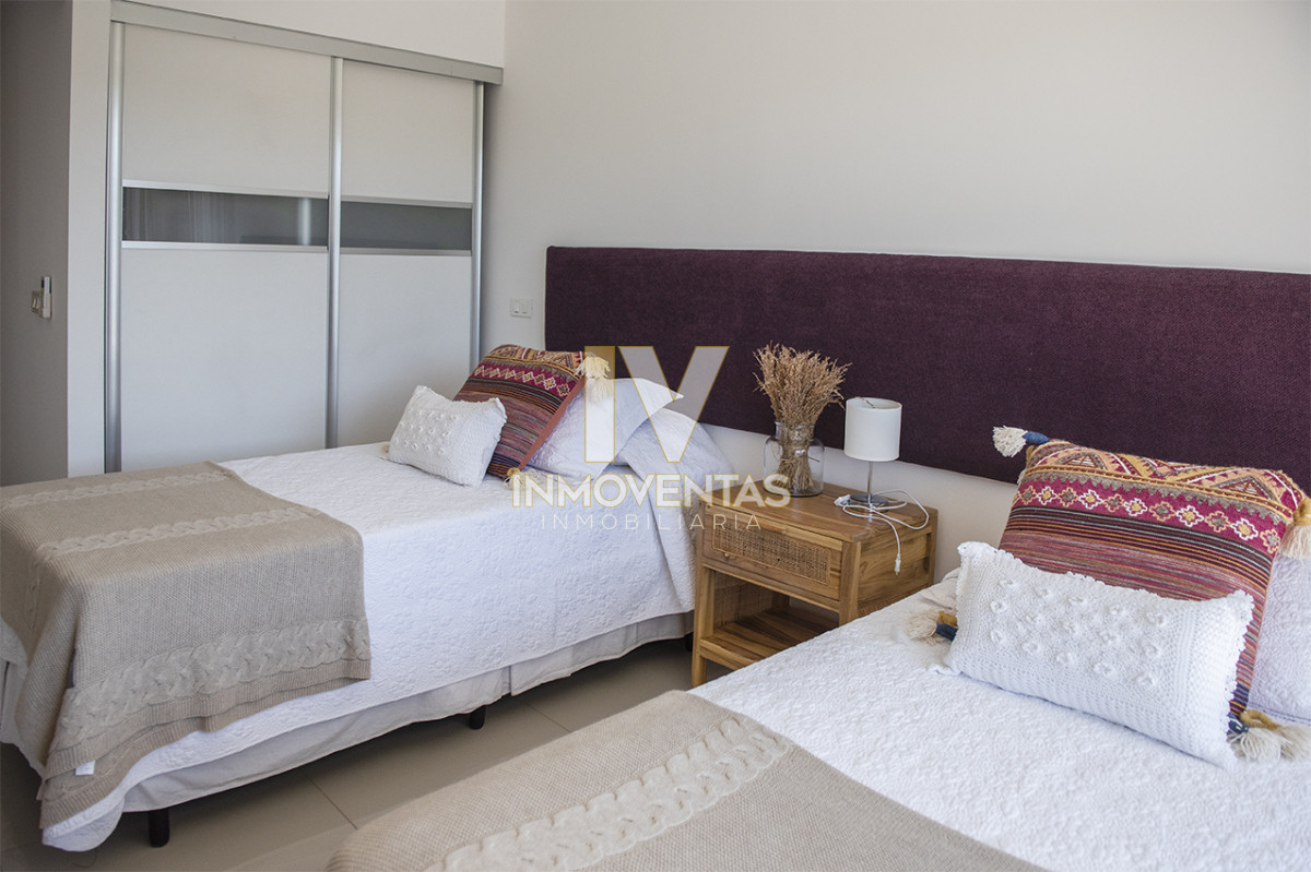 Apartamento ID.4186 - Penthouse frente al mar en venta en Blue Bird, 3 dormitorios en suite. Punta del este