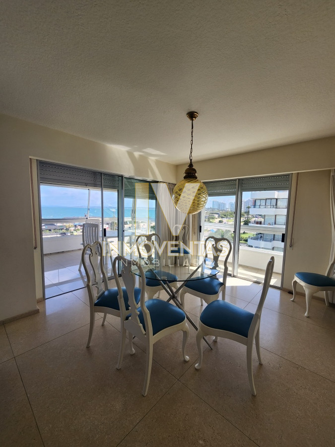 Apartamento ID.4527 - Vende espectacular apartamento con vista al mar de 3 dormitorios en Mansa Punta del Este.