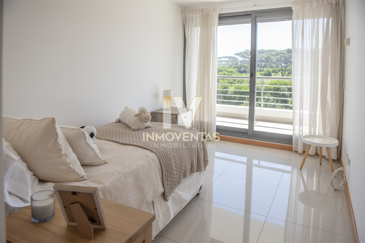 Apartamento ID.4186 - Penthouse frente al mar en venta en Blue Bird, 3 dormitorios en suite. Punta del este