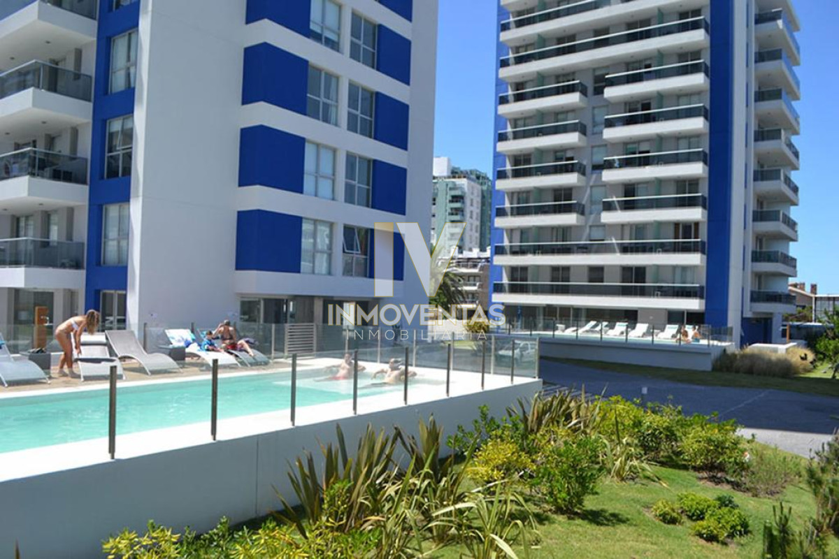 Apartamento ID.4611 - Vende apartamento de 2 dormitorios y medio, Punta del Este 