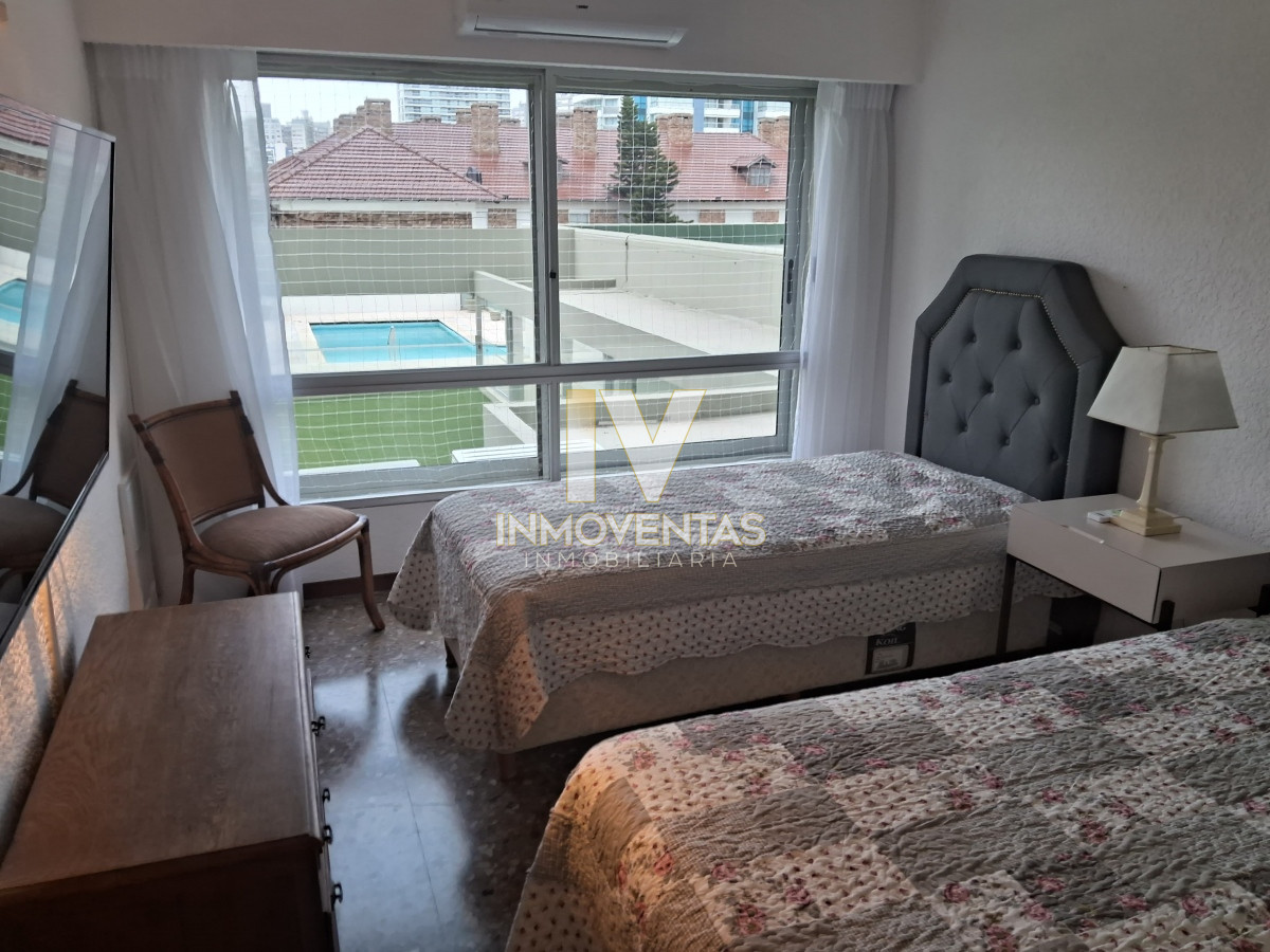 Apartamento ID.4522 - Hermoso Departamento de 3 dormitorios en venta frente al mar. 