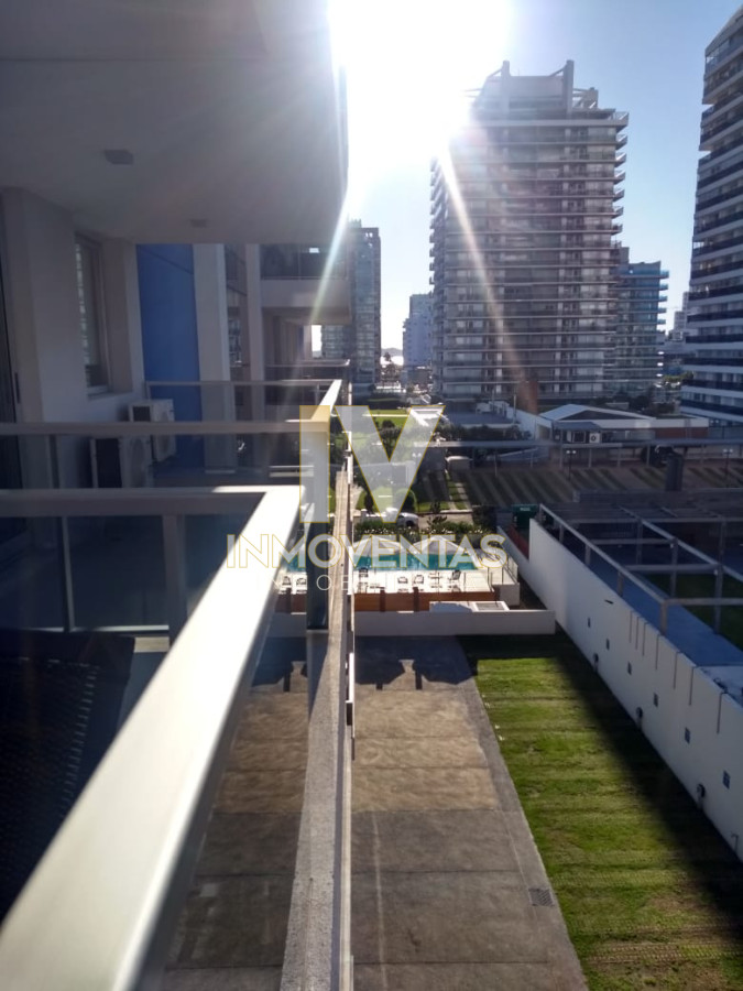 Apartamento ID.4611 - Vende apartamento de 2 dormitorios y medio, Punta del Este 