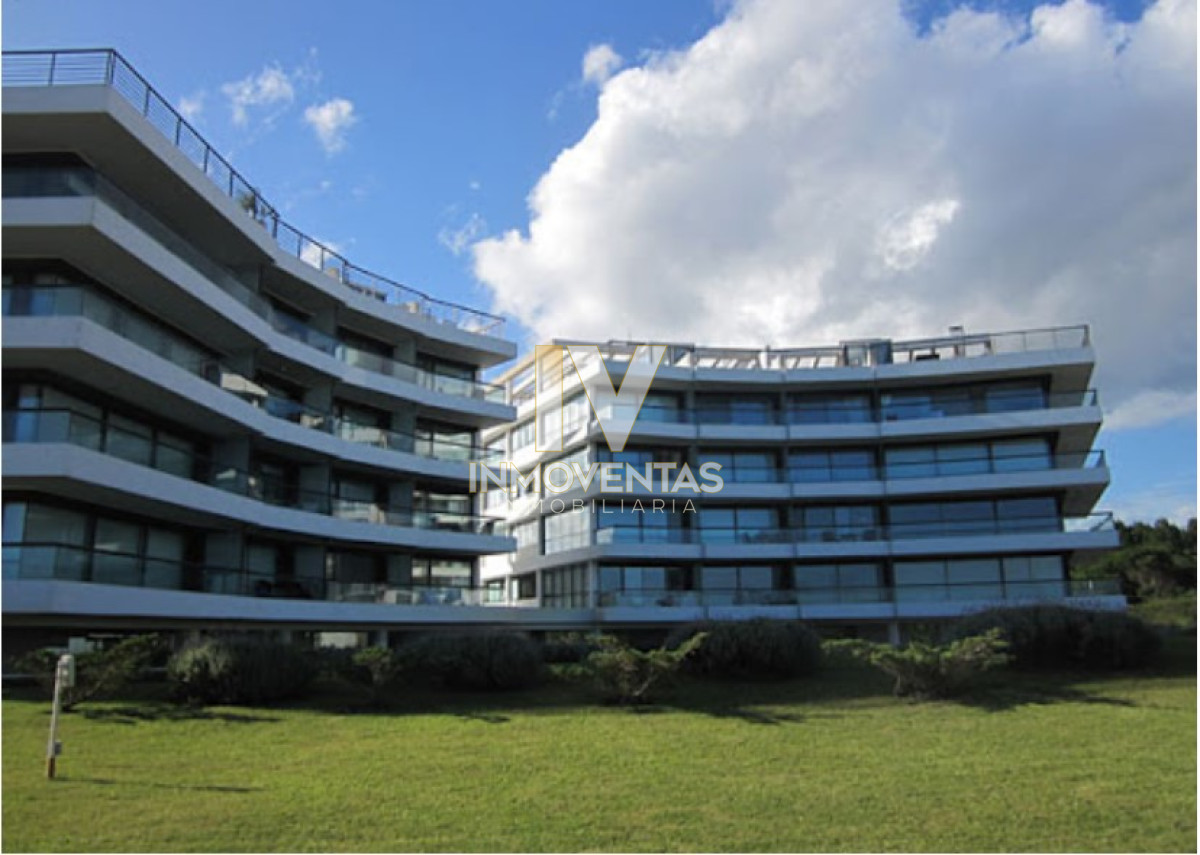 Apartamento ID.4186 - Penthouse frente al mar en venta en Blue Bird, 3 dormitorios en suite. Punta del este