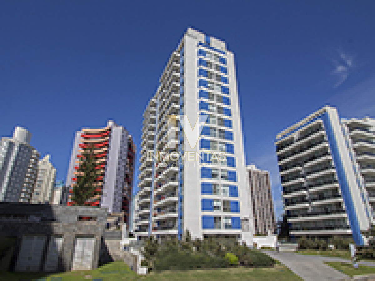 Apartamento ID.4611 - Vende apartamento de 2 dormitorios y medio, Punta del Este 