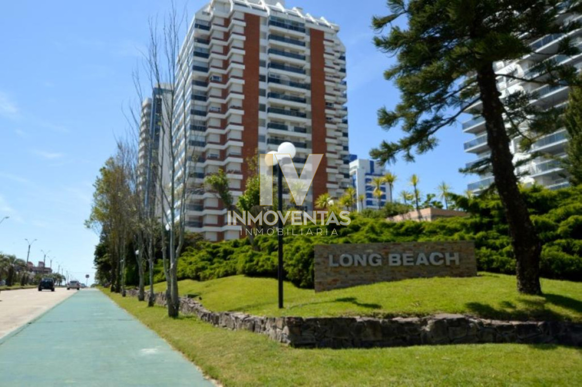 Apartamento ID.4277 - Vende Penthouse con hermosa vista en Aidy Grill- Punta del Este, de 4 dormitorios + dep de servicio.
