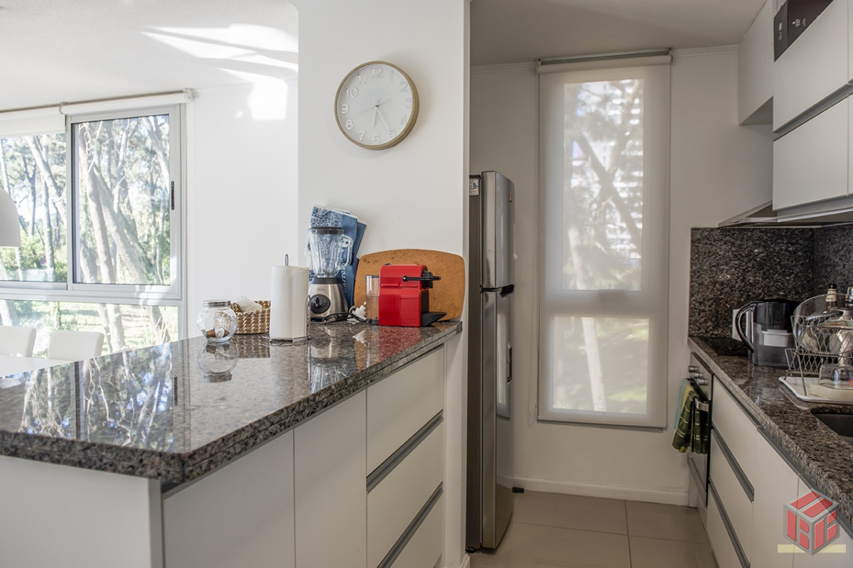 Apartamento ID.8987 - Apartamento en venta en Avenue Roosevelt, 2 dormitorios, bajos gastos comunes 