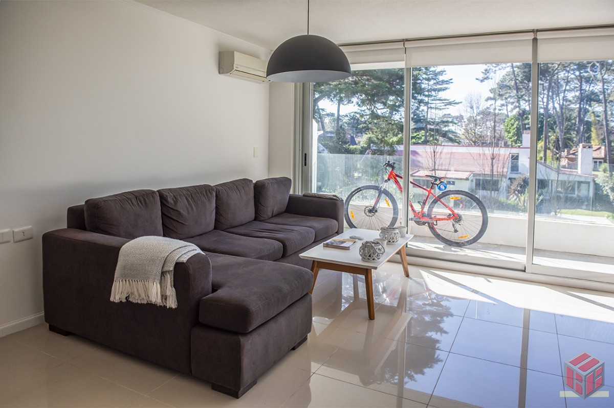Apartamento ID.8987 - Apartamento en venta en Avenue Roosevelt, 2 dormitorios, bajos gastos comunes 