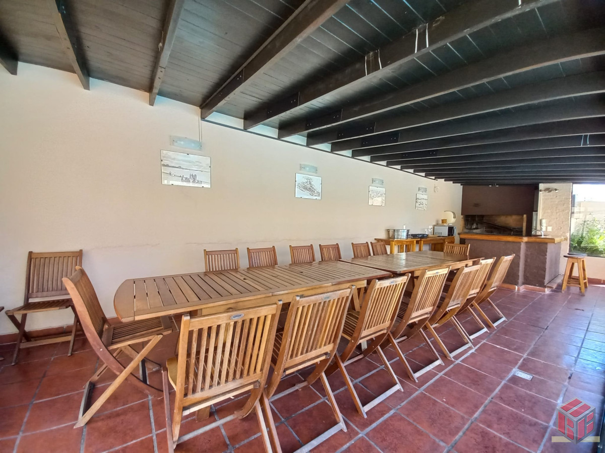 Apartamento ID.8846 - Apartamento  en Venta de 2 dormitorios en Peninsula , Punta del este 