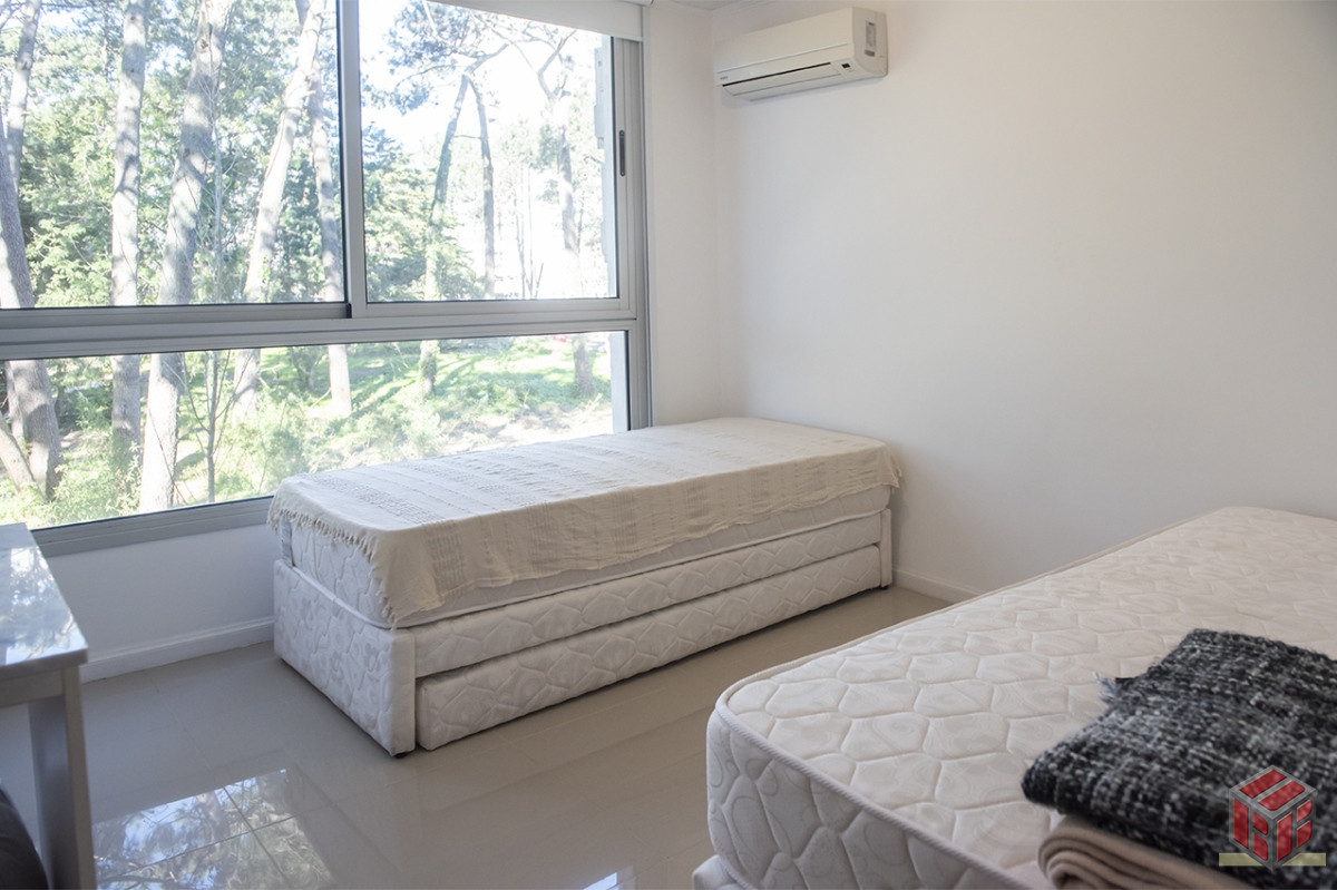 Apartamento ID.8987 - Apartamento en venta en Avenue Roosevelt, 2 dormitorios, bajos gastos comunes 