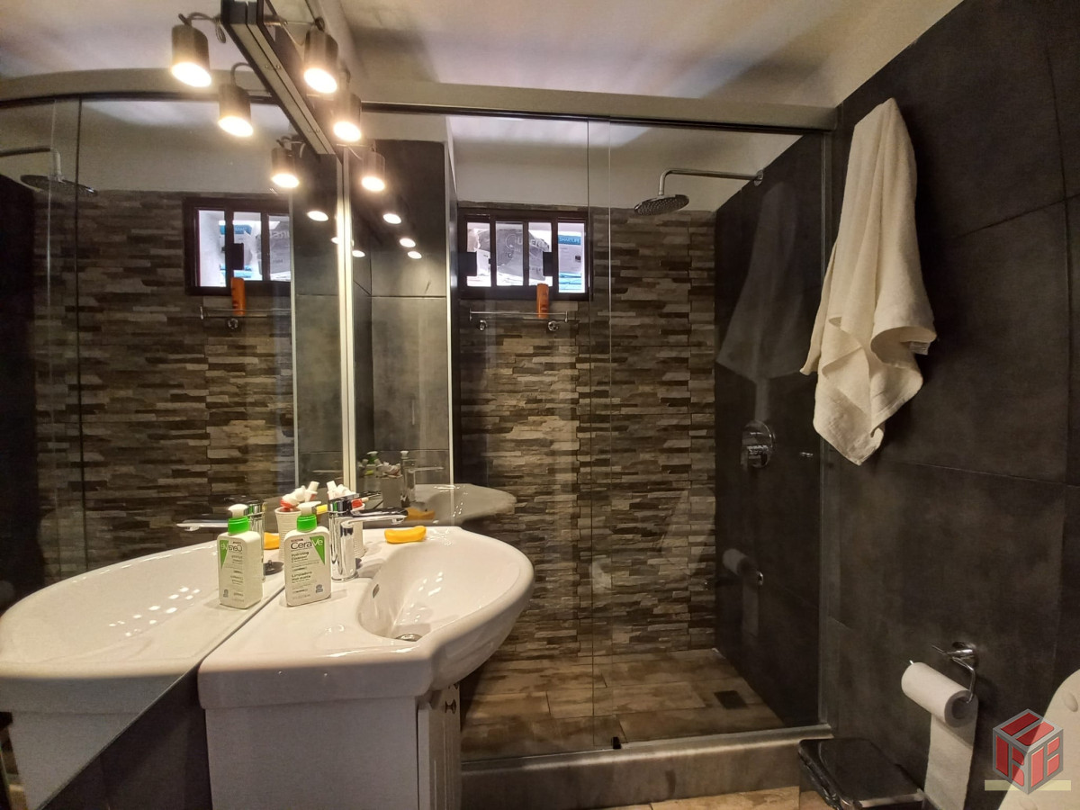 Apartamento ID.8846 - Apartamento  en Venta de 2 dormitorios en Peninsula , Punta del este 