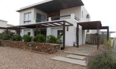 Hermosa casa de 5 dormitorios en venta.