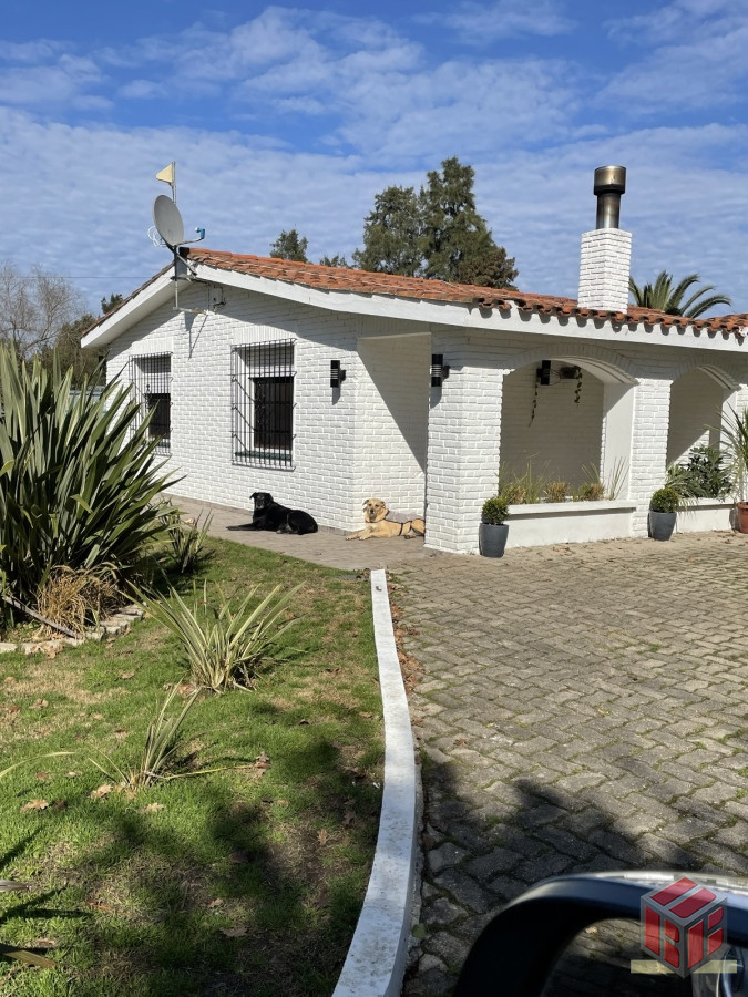 Chacra ID.8892 - Vende Chacra amplio, con casa de 3 dormitorios en Camino de los Ceibos, San Carlos.