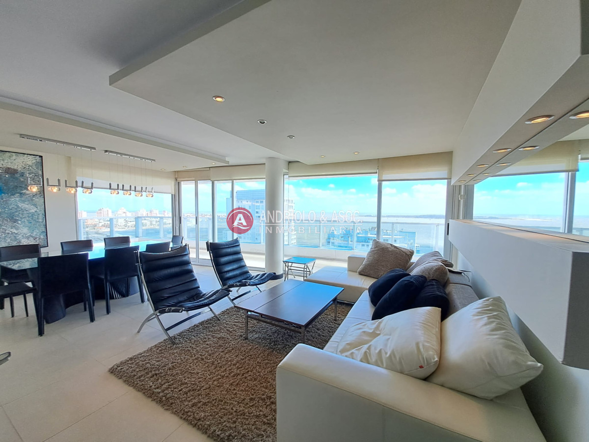 Apartamento ID.8639 - Espectacular penthouse a metros de playa mansa, 2 suites en venta!