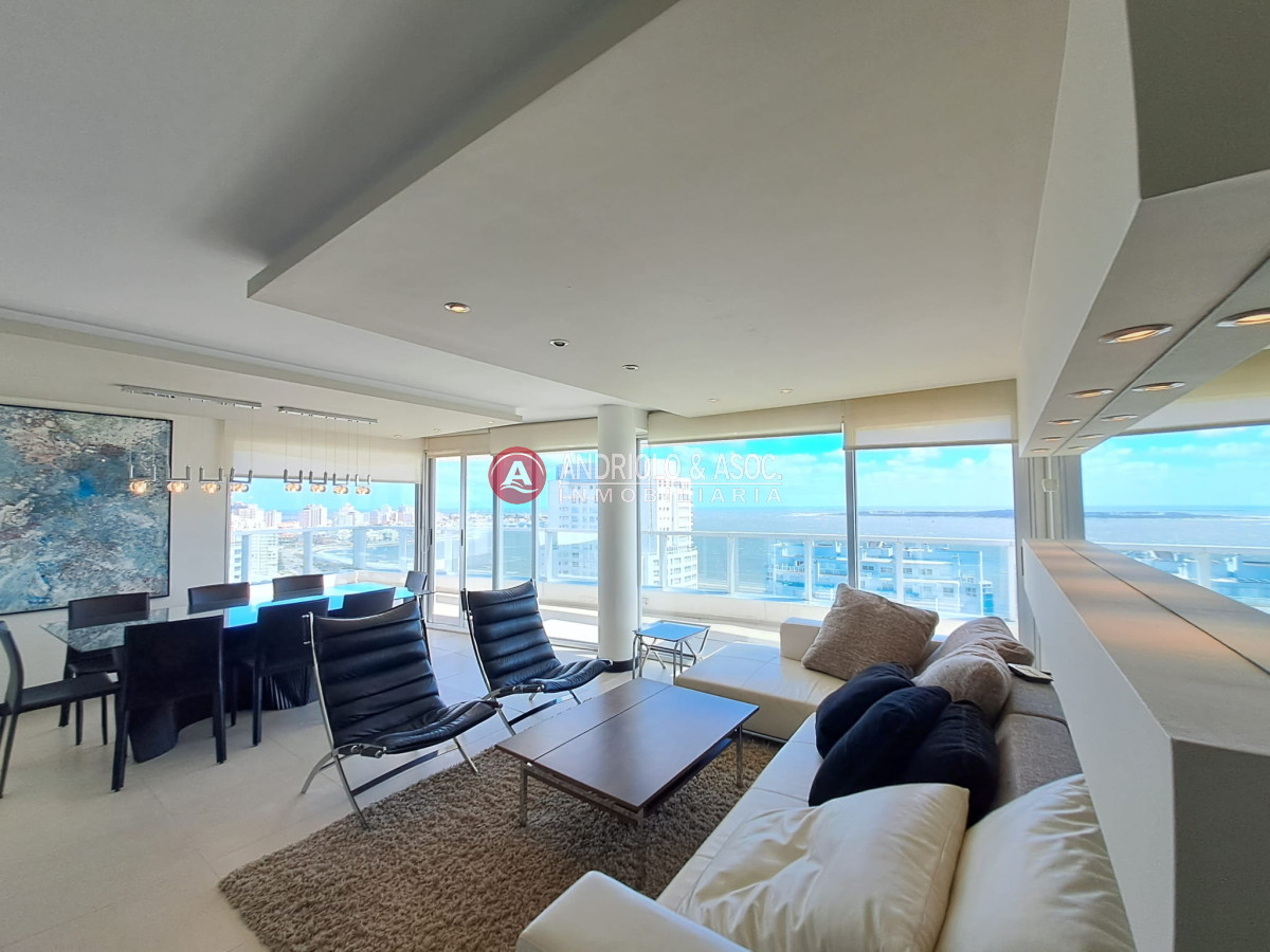 Apartamento ID.8639 - Espectacular penthouse a metros de playa mansa, 2 suites en venta!