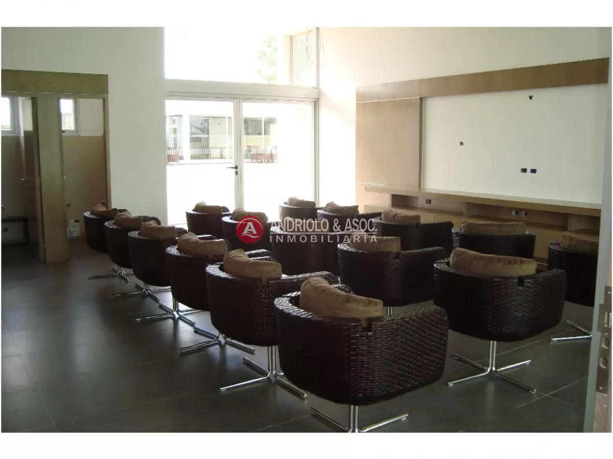 Apartamento ID.8639 - Espectacular penthouse a metros de playa mansa, 2 suites en venta!