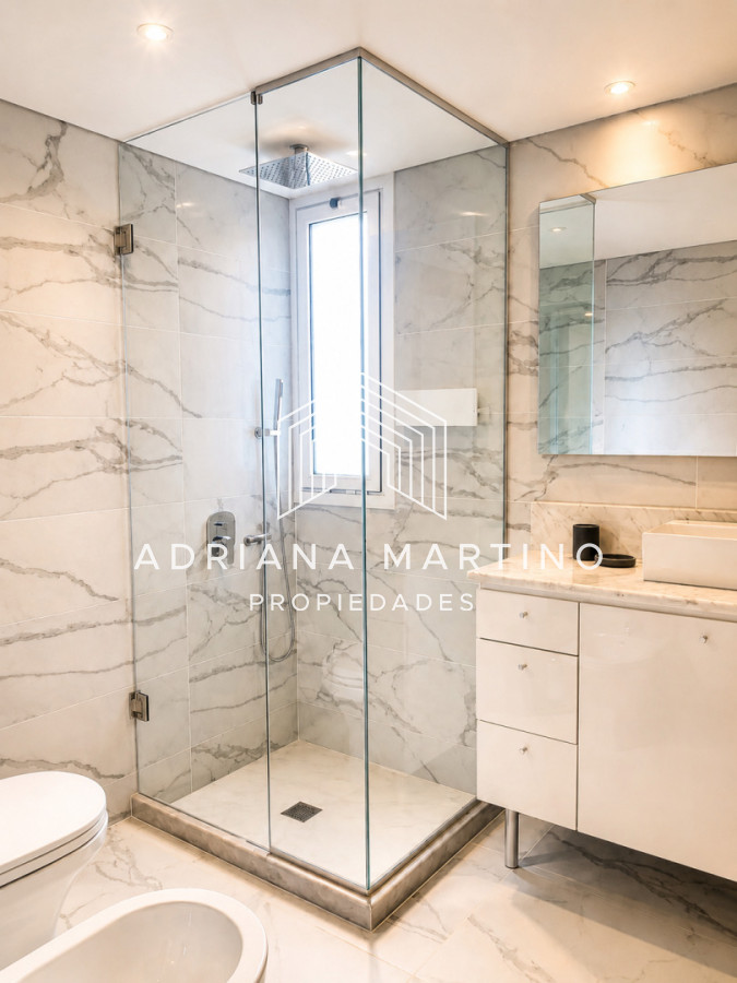 Apartamento ID.71099 - Vende apartamento con vista al mar de 3 suites, en Mansa- Punta del Este.