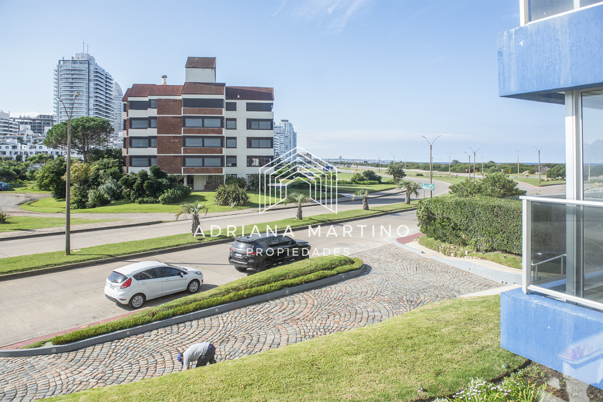 Apartamento ID.71339 - Vende departamento de 3 dormitorios en Ocean Tower, Punta del Este 