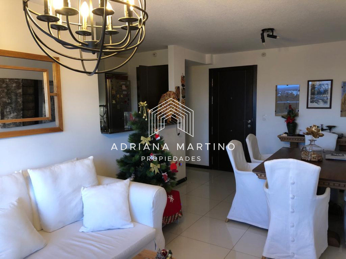 Apartamento ID.71283 - Vende apartamento de 2 dormitorios en Stradivarius, Punta del Este