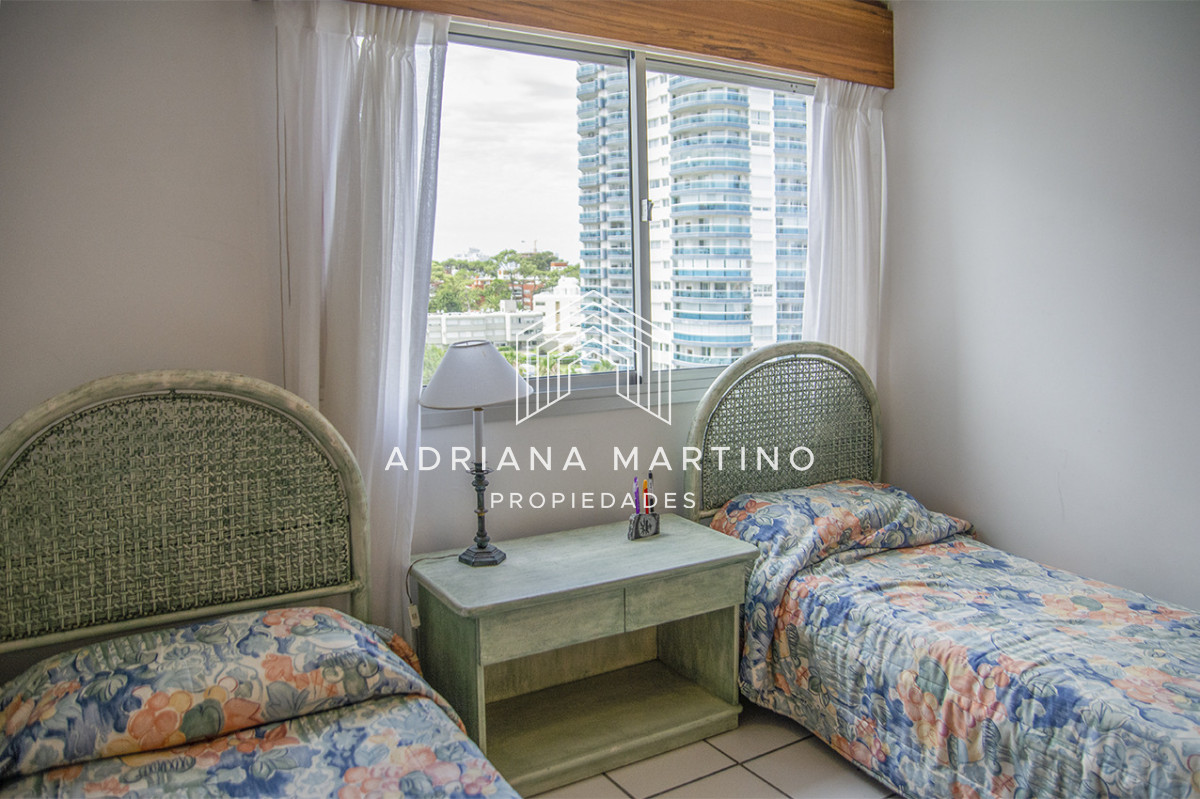 Apartamento ID.71630 - Apartamento de 3 dormitorios a la venta en playa Mansa Punta del Este