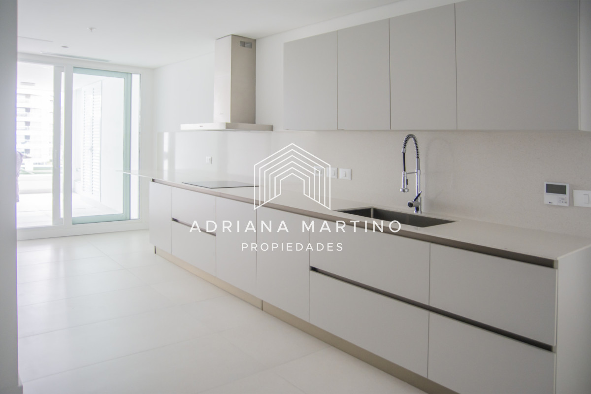 Apartamento ID.71628 - Vistas panoramicas de Playa Brava, Departamento de 3 dormitorios en venta. Torre Le Parc