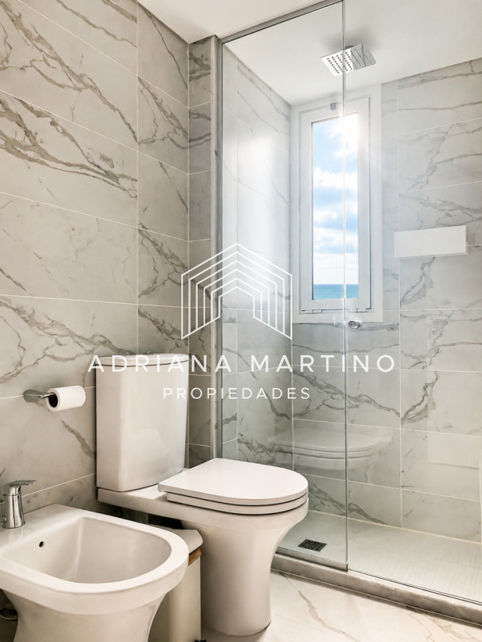 Apartamento ID.71099 - Vende apartamento con vista al mar de 3 suites, en Mansa- Punta del Este.