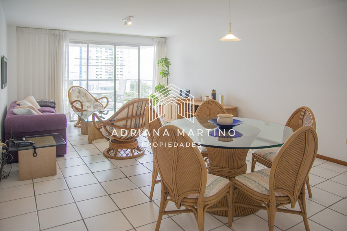 Apartamento ID.71630 - Apartamento de 3 dormitorios a la venta en playa Mansa Punta del Este