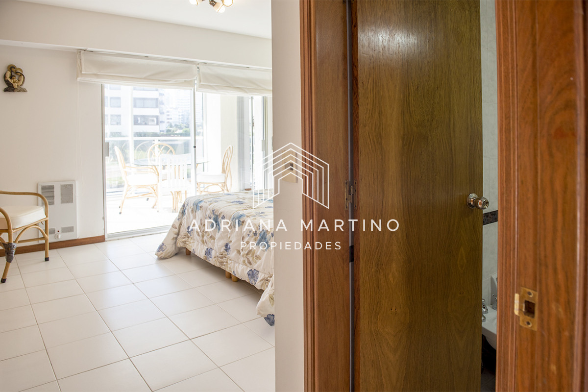 Apartamento ID.71339 - Vende departamento de 3 dormitorios en Ocean Tower, Punta del Este 