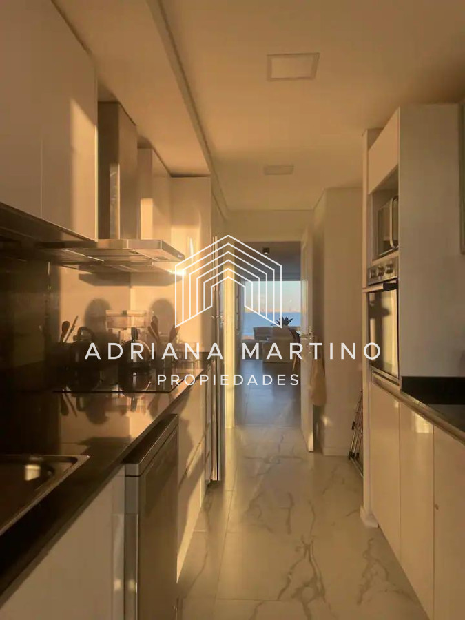Apartamento ID.71099 - Vende apartamento con vista al mar de 3 suites, en Mansa- Punta del Este.