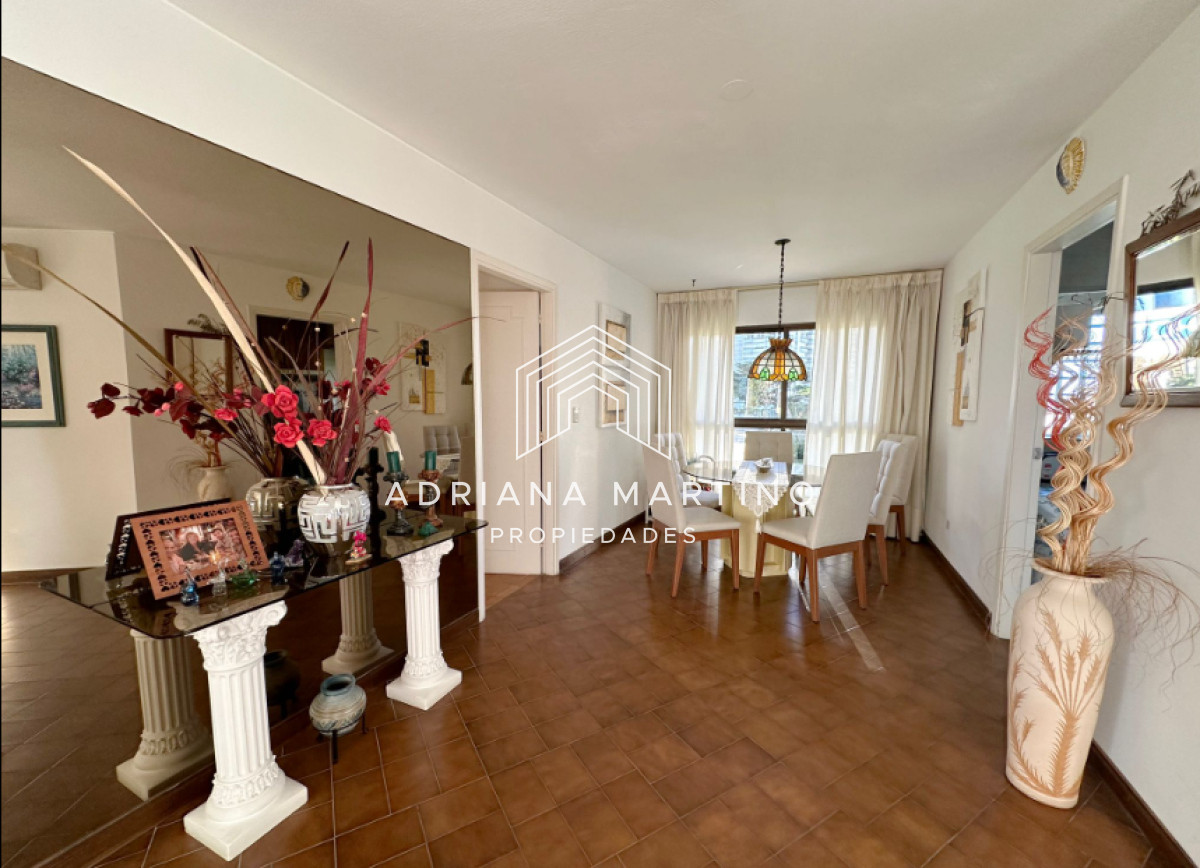 Apartamento ID.71644 - Vende Apartamento frente al mar en Brava, Punta del Este de 2 dormitorios.