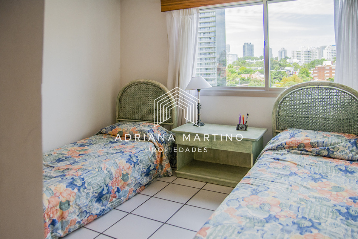 Apartamento ID.71630 - Apartamento de 3 dormitorios a la venta en playa Mansa Punta del Este