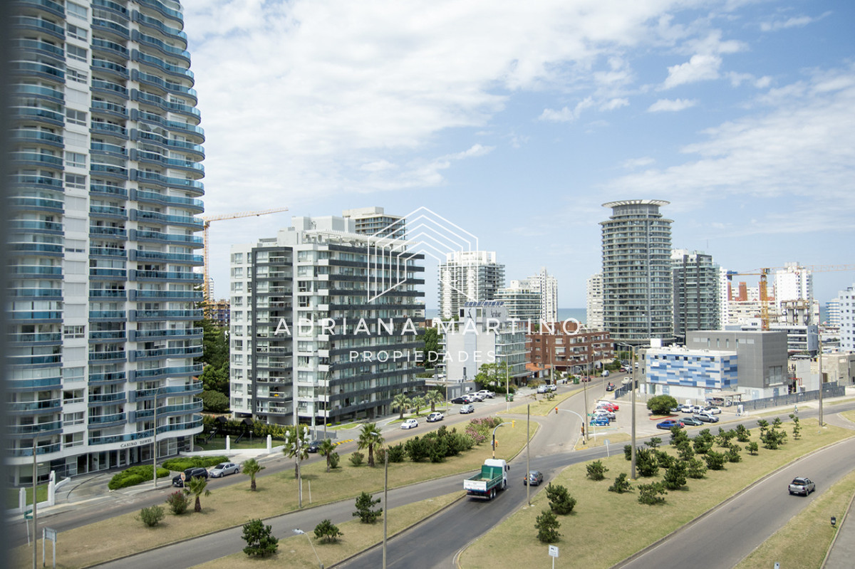 Apartamento ID.71630 - Apartamento de 3 dormitorios a la venta en playa Mansa Punta del Este