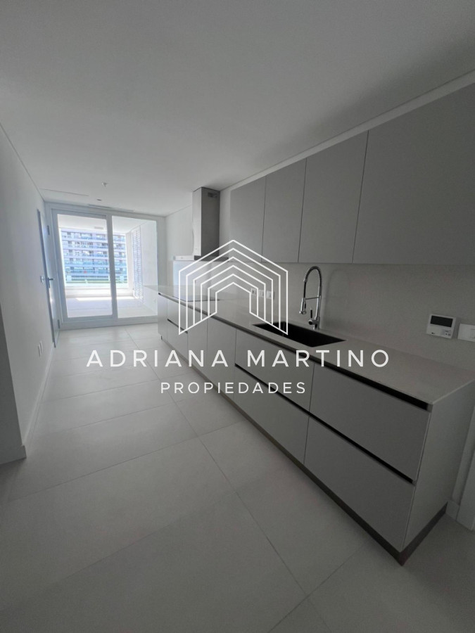 Apartamento ID.71628 - Vistas panoramicas de Playa Brava, Departamento de 3 dormitorios en venta. Torre Le Parc