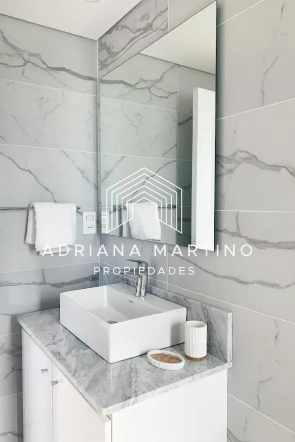 Apartamento ID.71099 - Vende apartamento con vista al mar de 3 suites, en Mansa- Punta del Este.