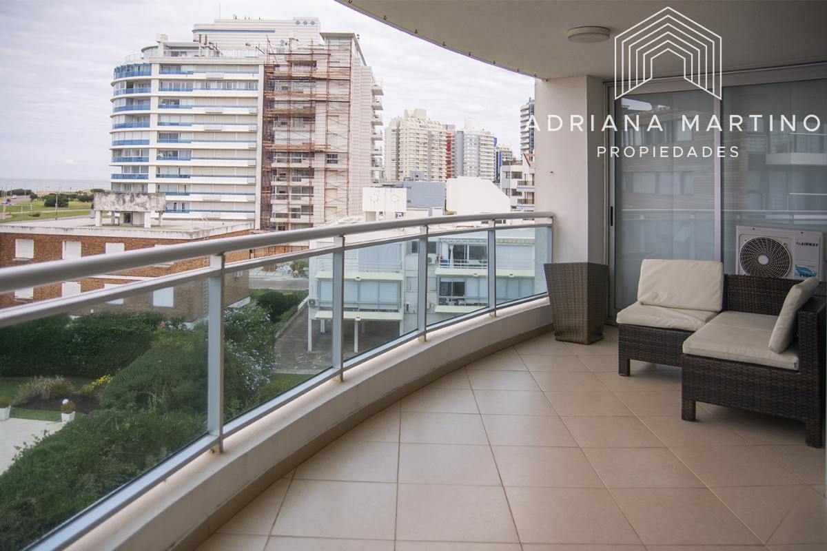 Hermoso Departamento en venta. Sol y Luna, 3 dormitorios + dependencia.