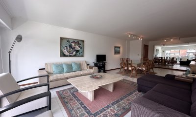 Vende departamento de 3 dormitorios en Ocean Tower, Punta del Este