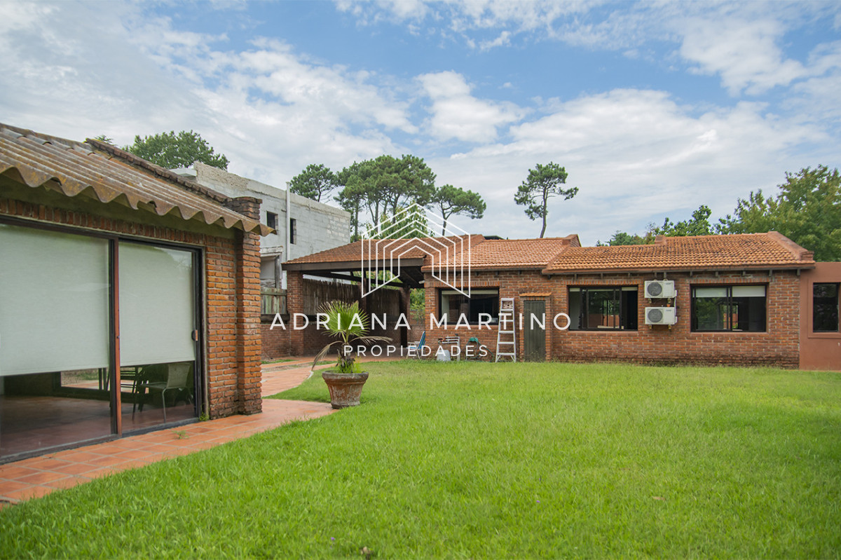 Casa ID.71705 - En venta casa de 3 Dormitorios en Jardines de Córdoba con Barbacoa 