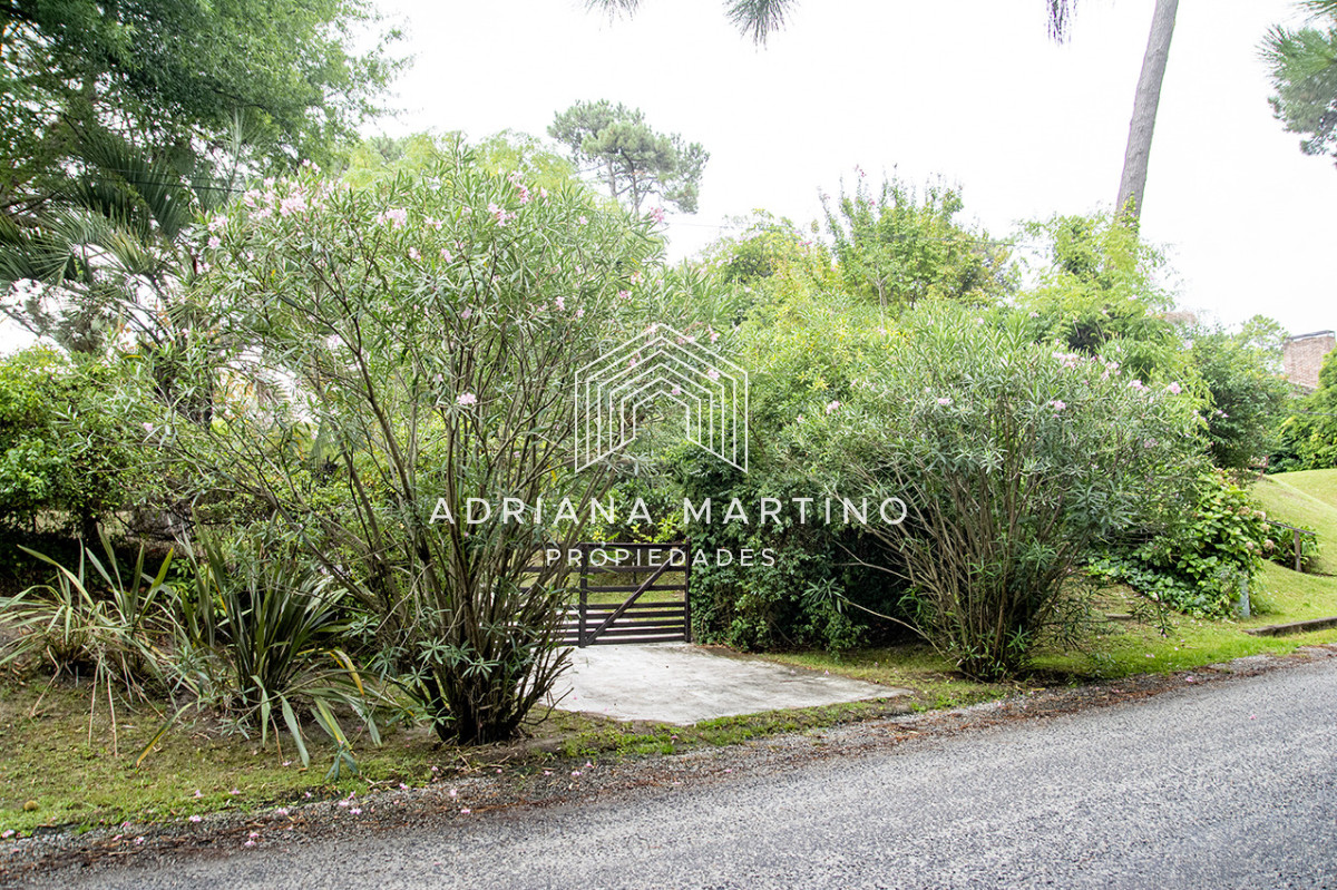 Casa ID.71736 - En venta casa de 1 dormitorio con dependencia en Cantegril