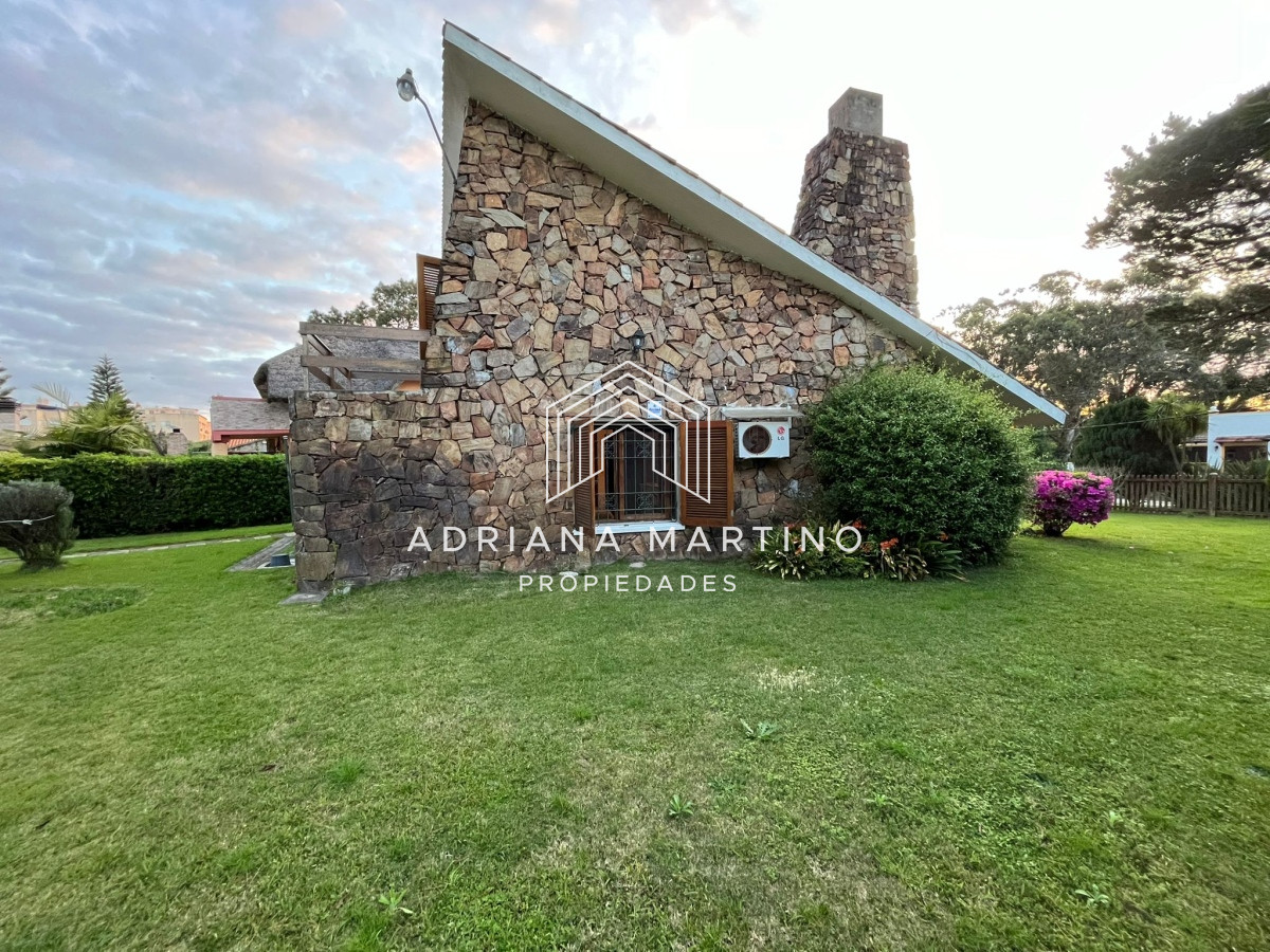 Casa ID.71015 - Vende casa de 3 dormitorios en Pinares, Punta del Este 
