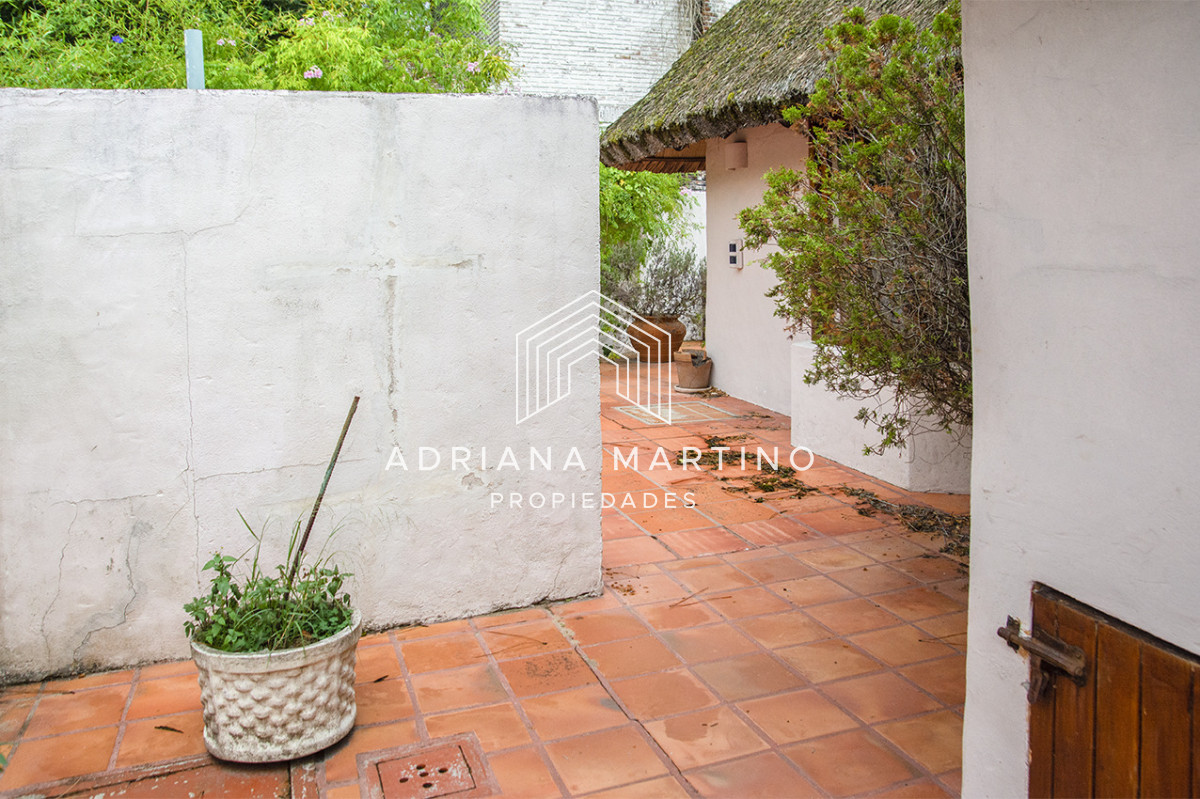Casa ID.71736 - En venta casa de 1 dormitorio con dependencia en Cantegril