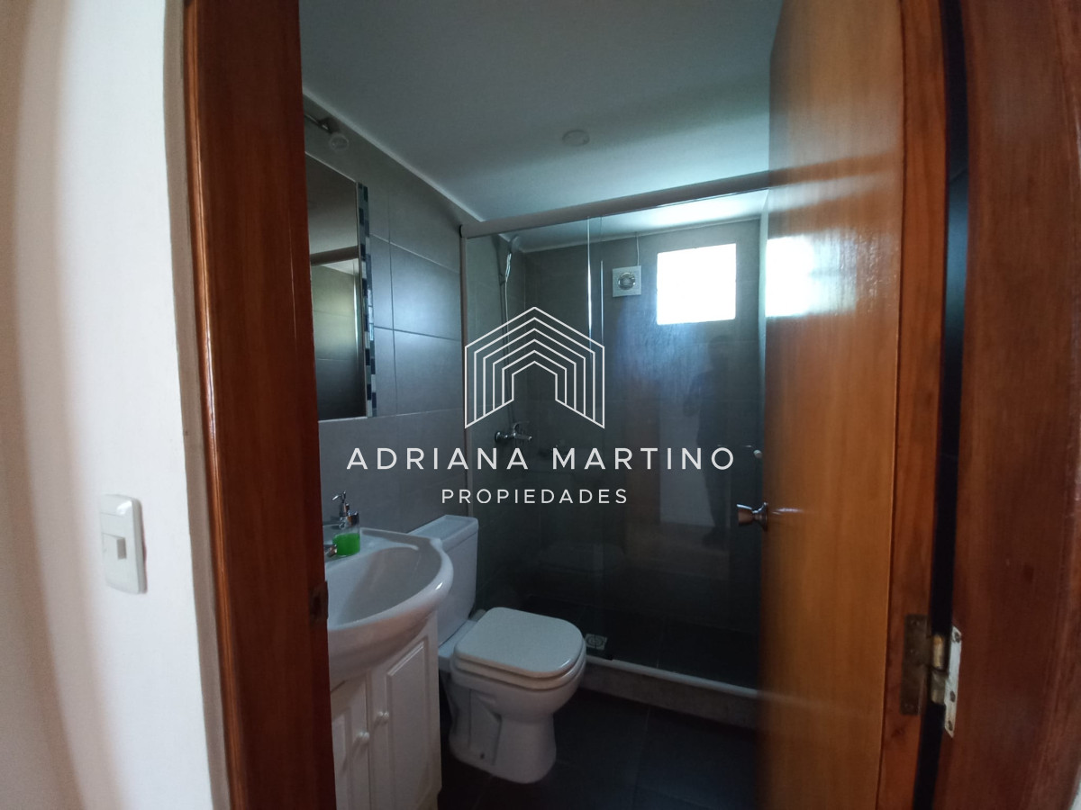 Casa ID.70846 - Vende casa de 3 dormitorios totalmente reformada. Con piscina climatizada. Cerca de colegios, Punta del Este 