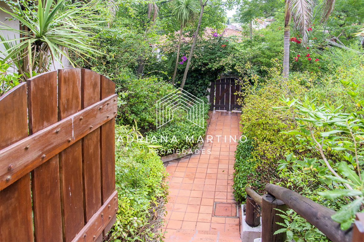 Casa ID.71736 - En venta casa de 1 dormitorio con dependencia en Cantegril