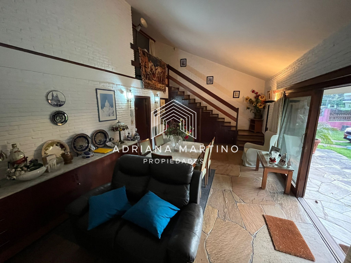 Casa ID.71015 - Vende casa de 3 dormitorios en Pinares, Punta del Este 