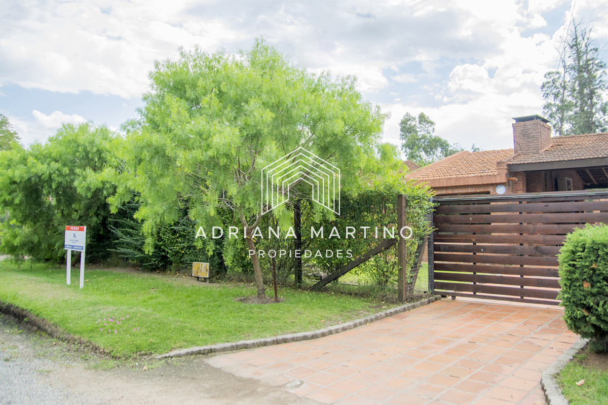 Casa ID.71705 - En venta casa de 3 Dormitorios en Jardines de Córdoba con Barbacoa 
