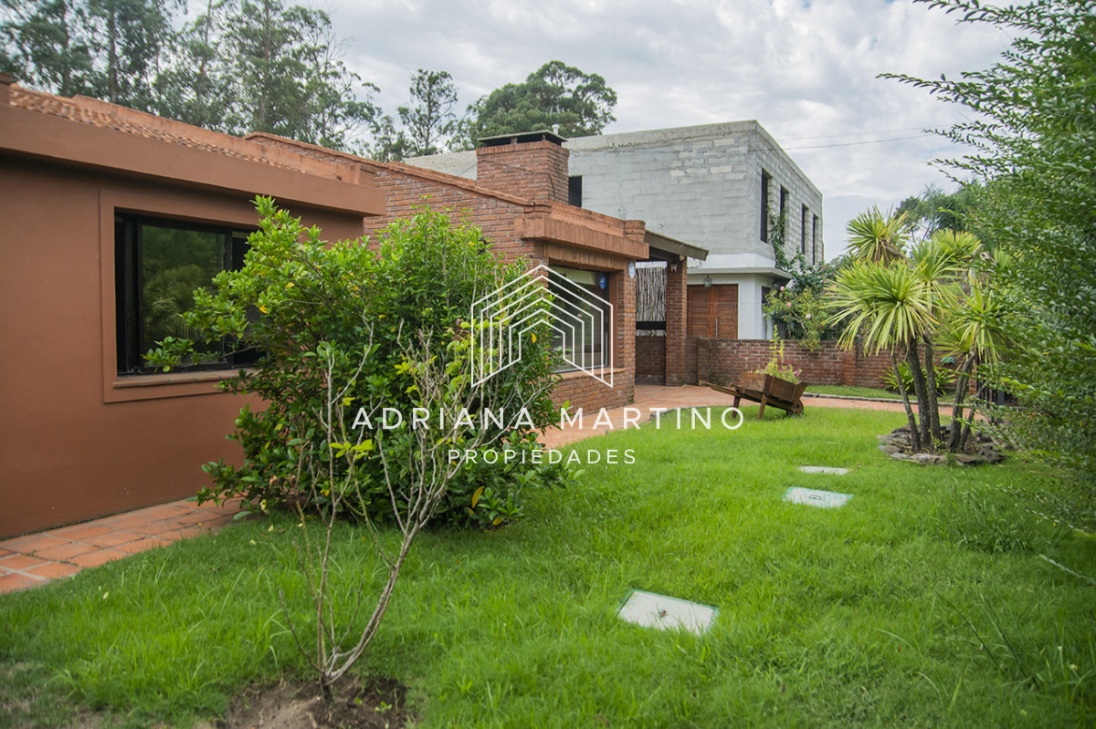 Casa ID.71705 - En venta casa de 3 Dormitorios en Jardines de Córdoba con Barbacoa 