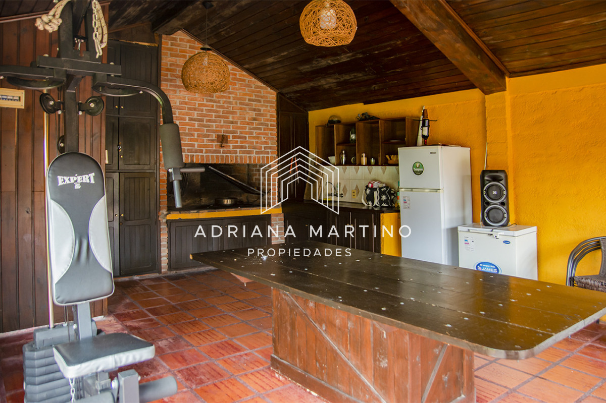 Casa ID.71705 - En venta casa de 3 Dormitorios en Jardines de Córdoba con Barbacoa 